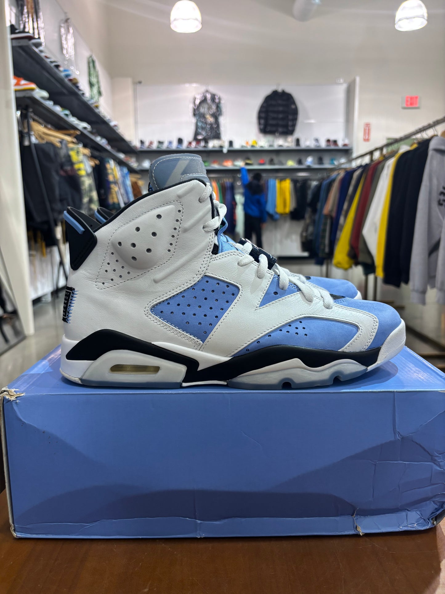 Preowned Air Jordan 6 UNC White