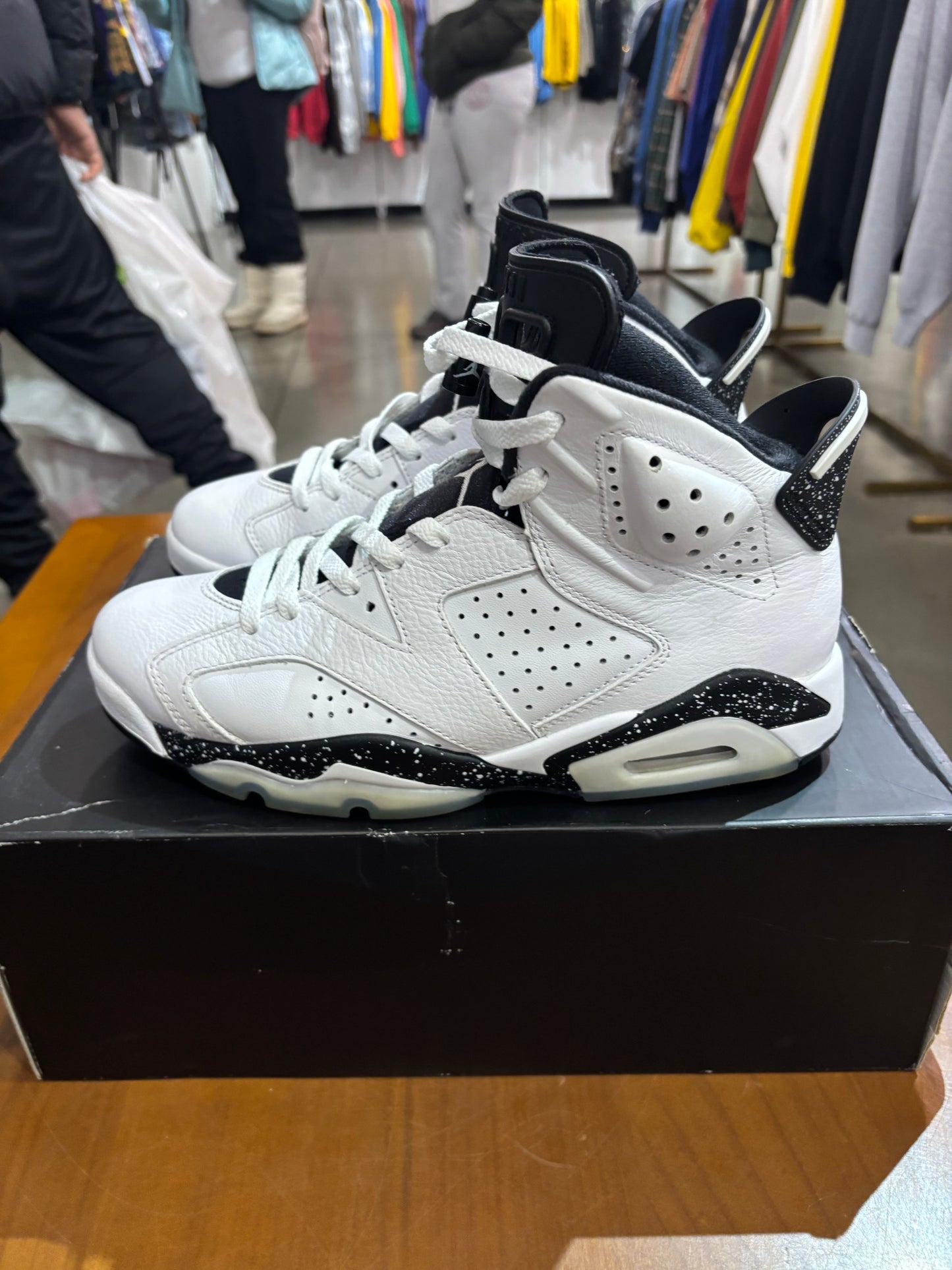 Preowned Air Jordan 6 Reverse oreo