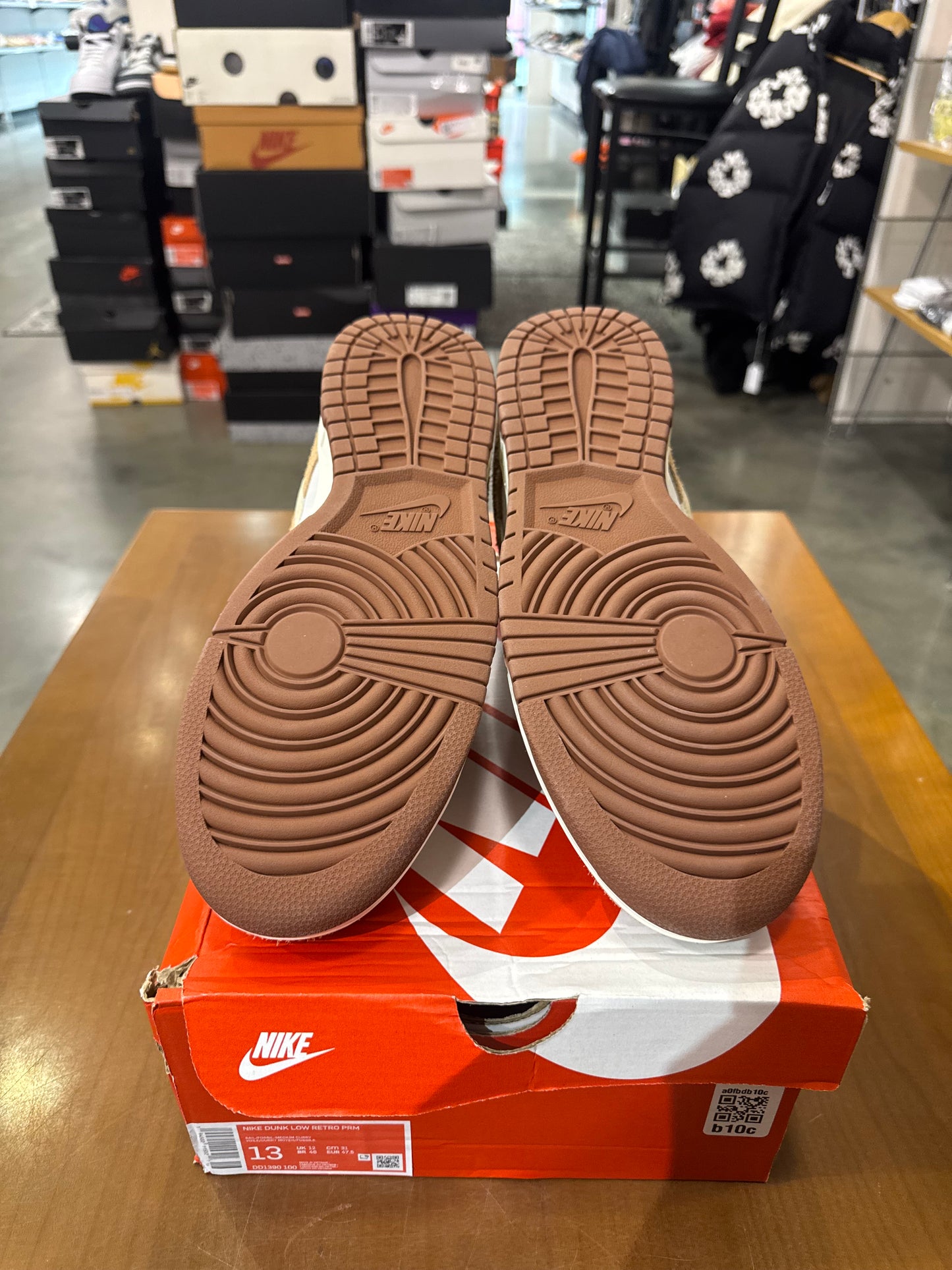 Nike Dunk Low Medium Curry