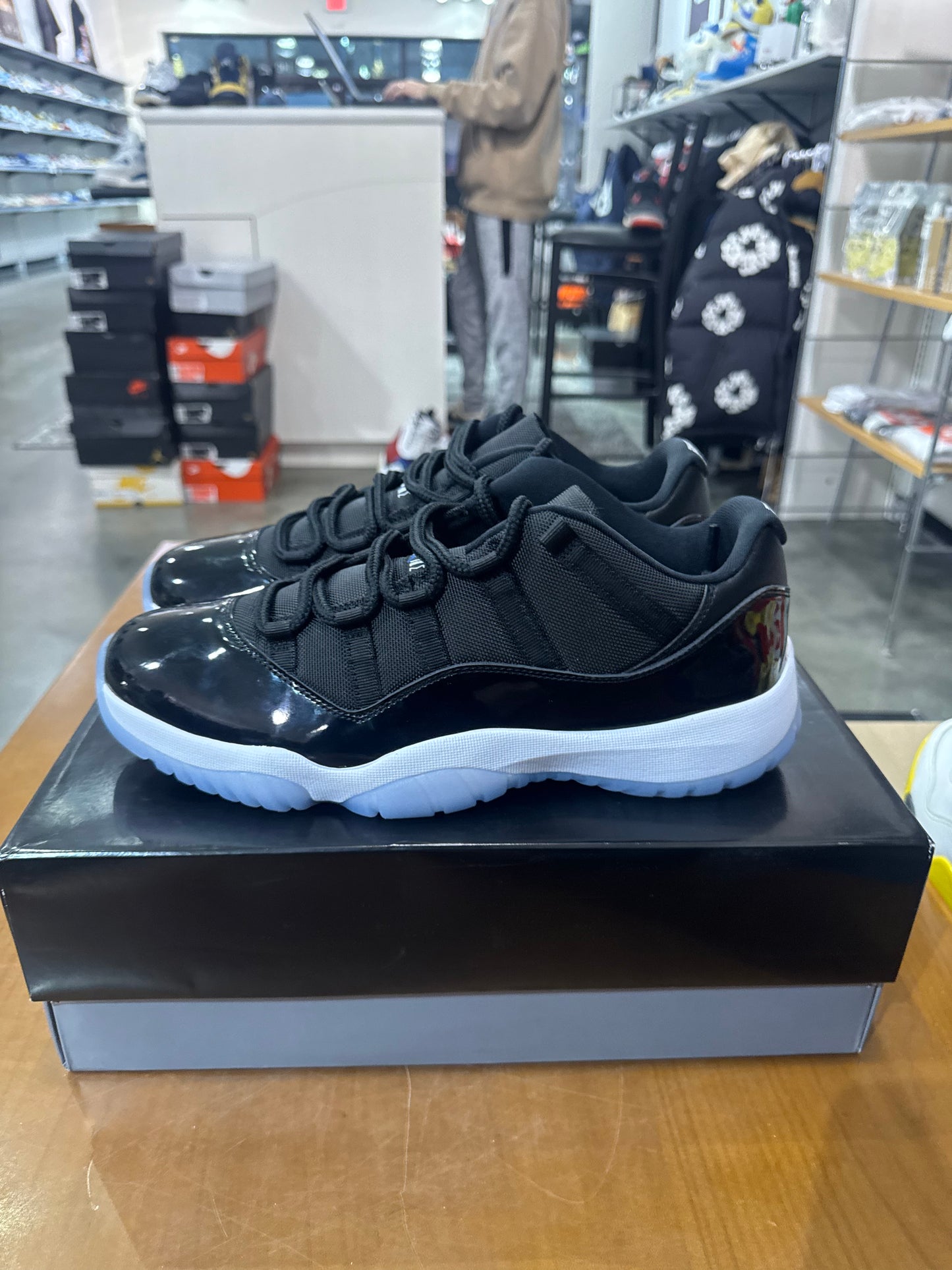 Air Jordan 11 Low Space Jam