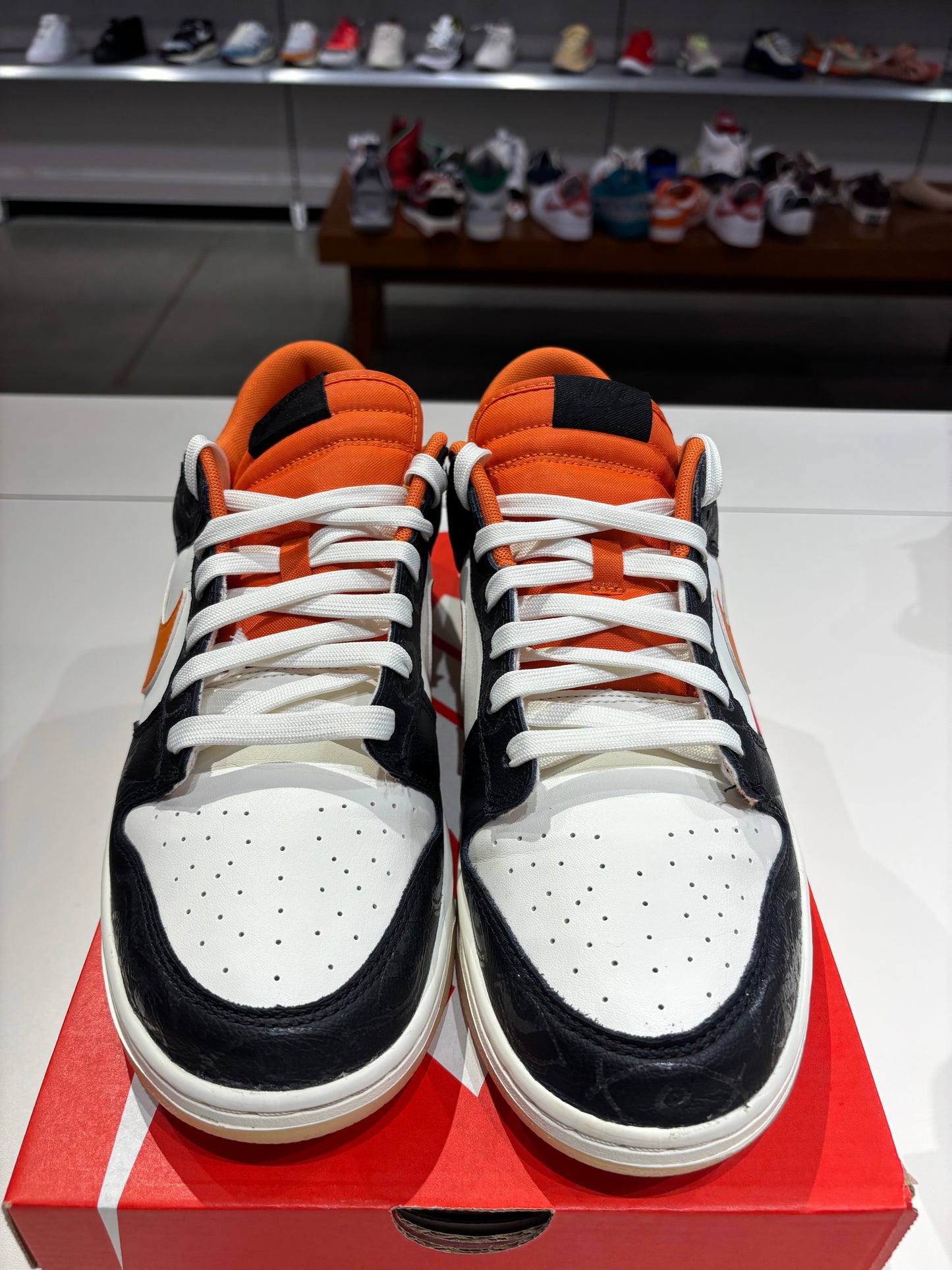 Preowned Nike Dunk Low Halloween