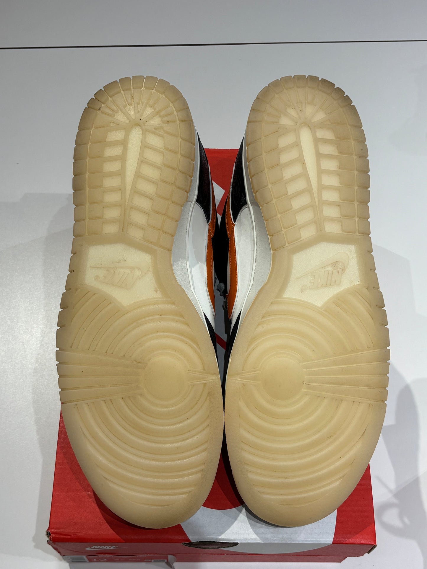 Preowned Nike Dunk Low Halloween