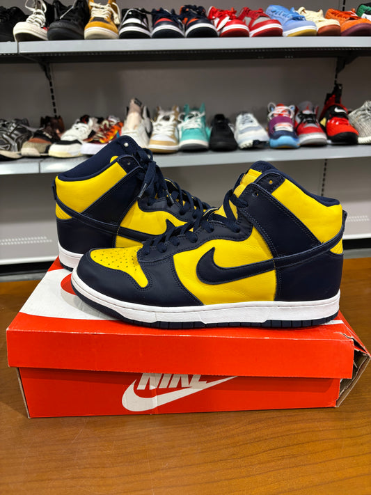 Preowned Nike SB Dunk High Michigan