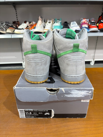 Preowned Nike SB Dunk High Silver Box