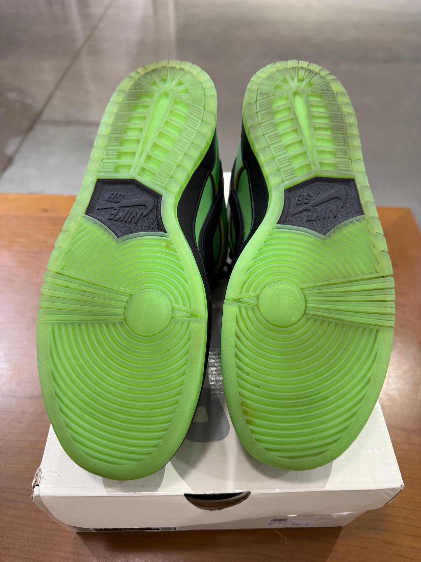 Preowned Nike SB Dunk Low Powerpuff Green