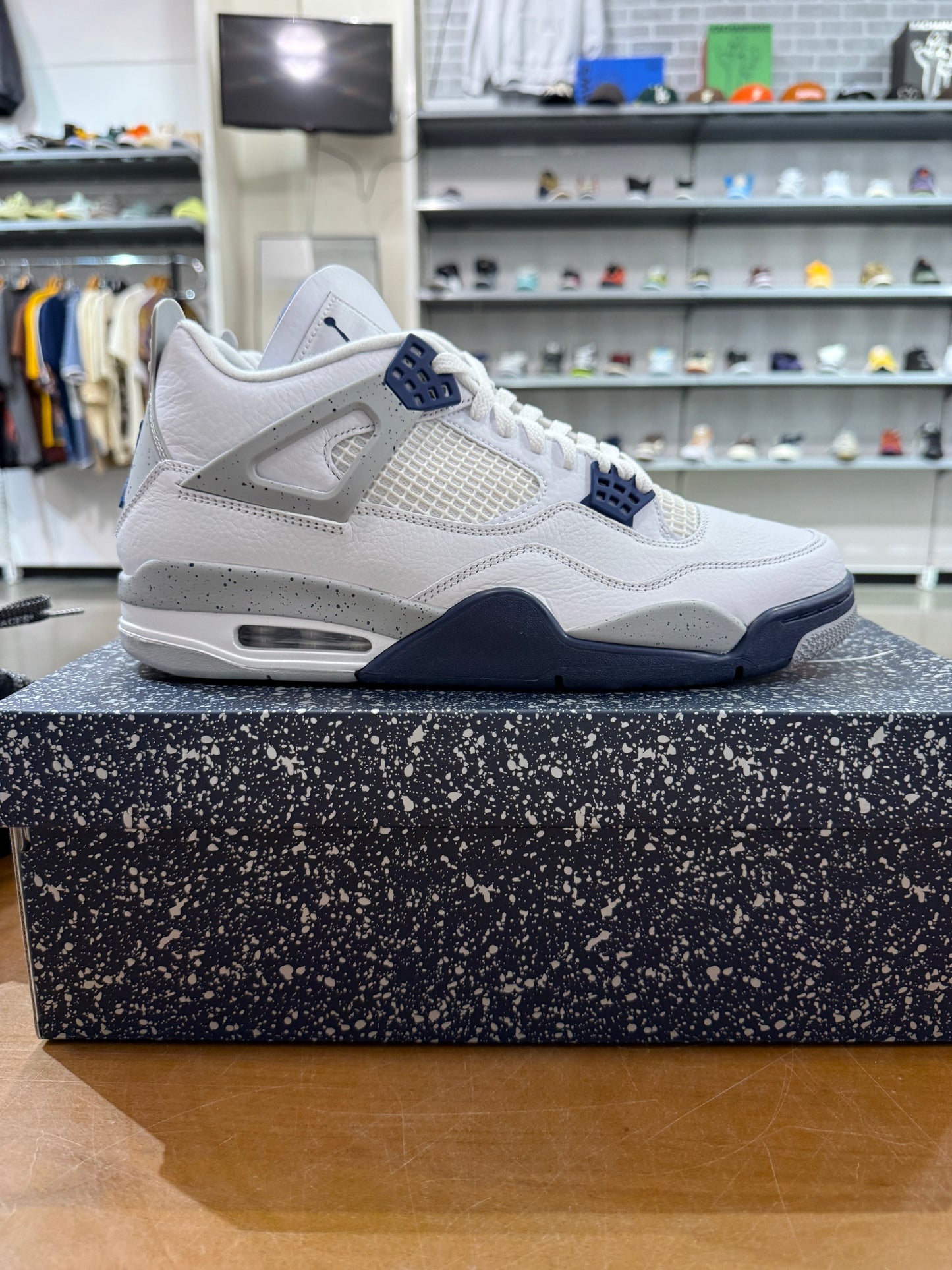 Air Jordan 4 Midnight Navy