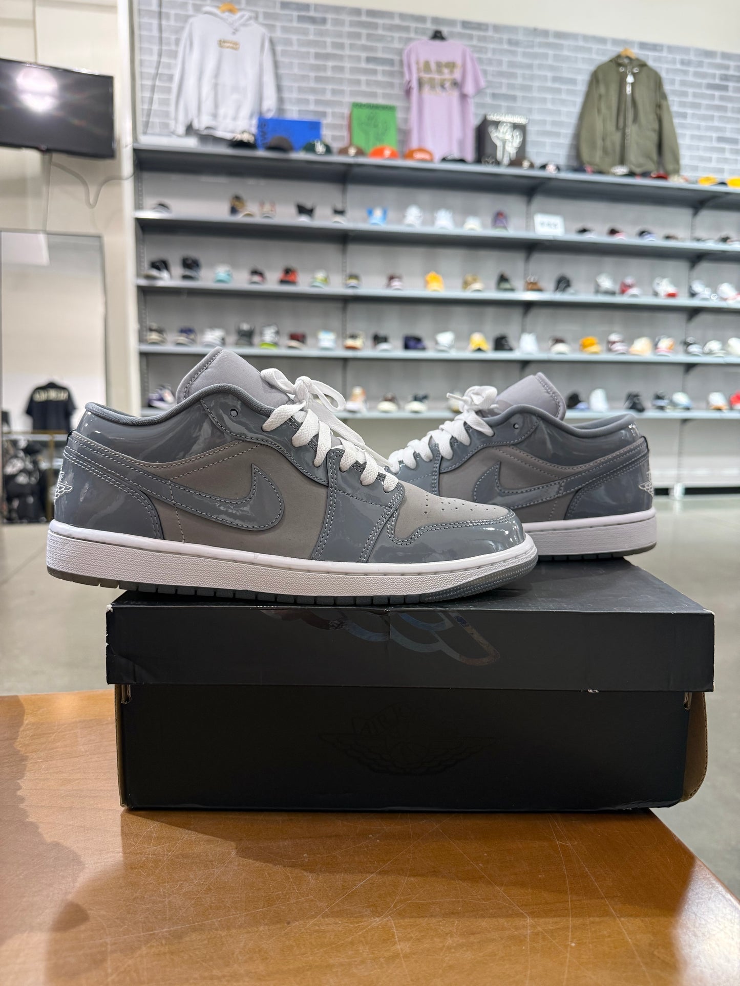 Preowned Air Jordan 1 Low Medium Cool Grey White