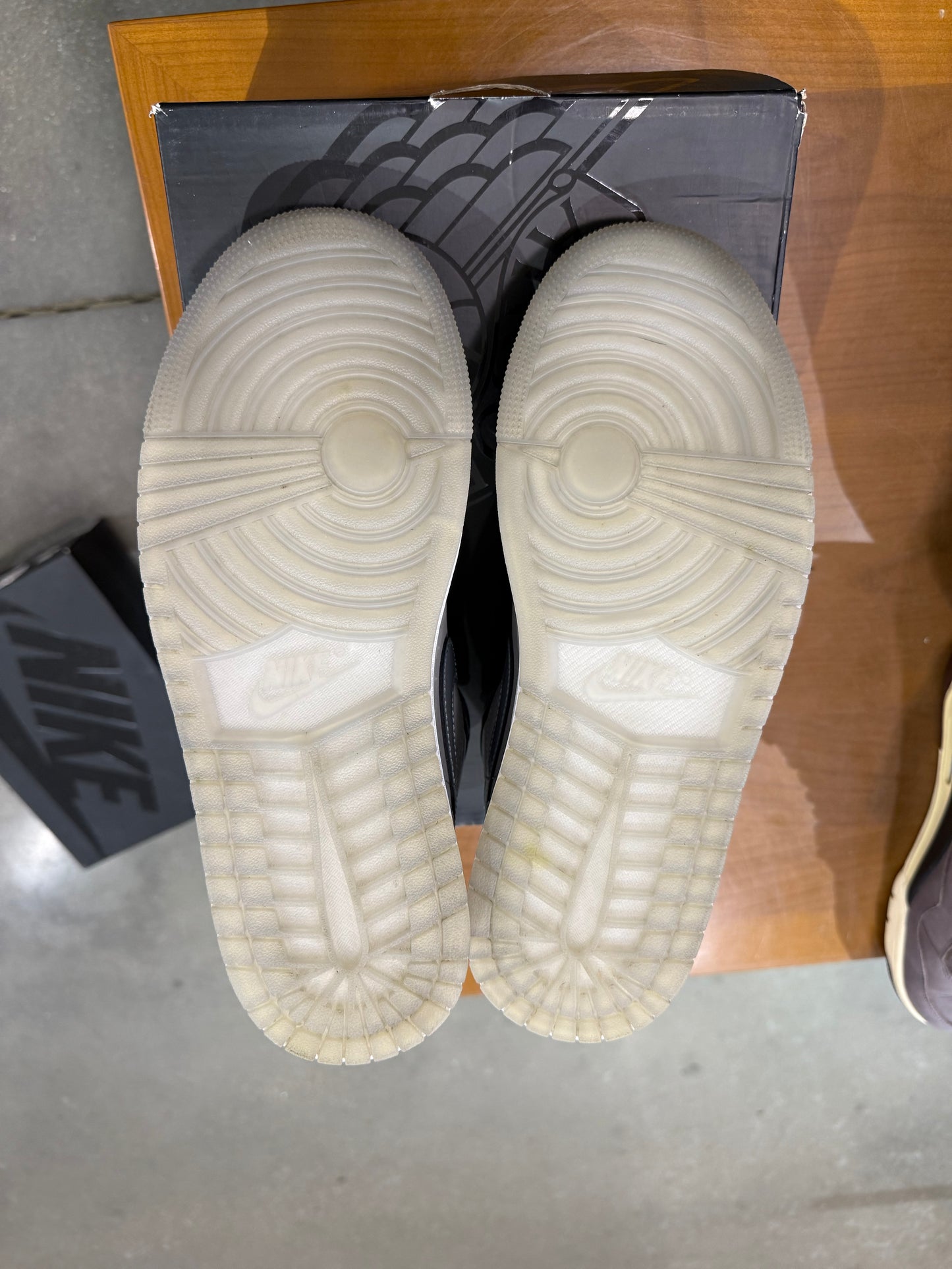 Preowned Air Jordan 1 Low Medium Cool Grey White