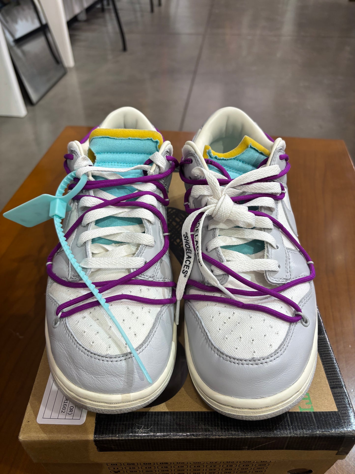 Preowned Off White Nike Dunk Low Lot 21