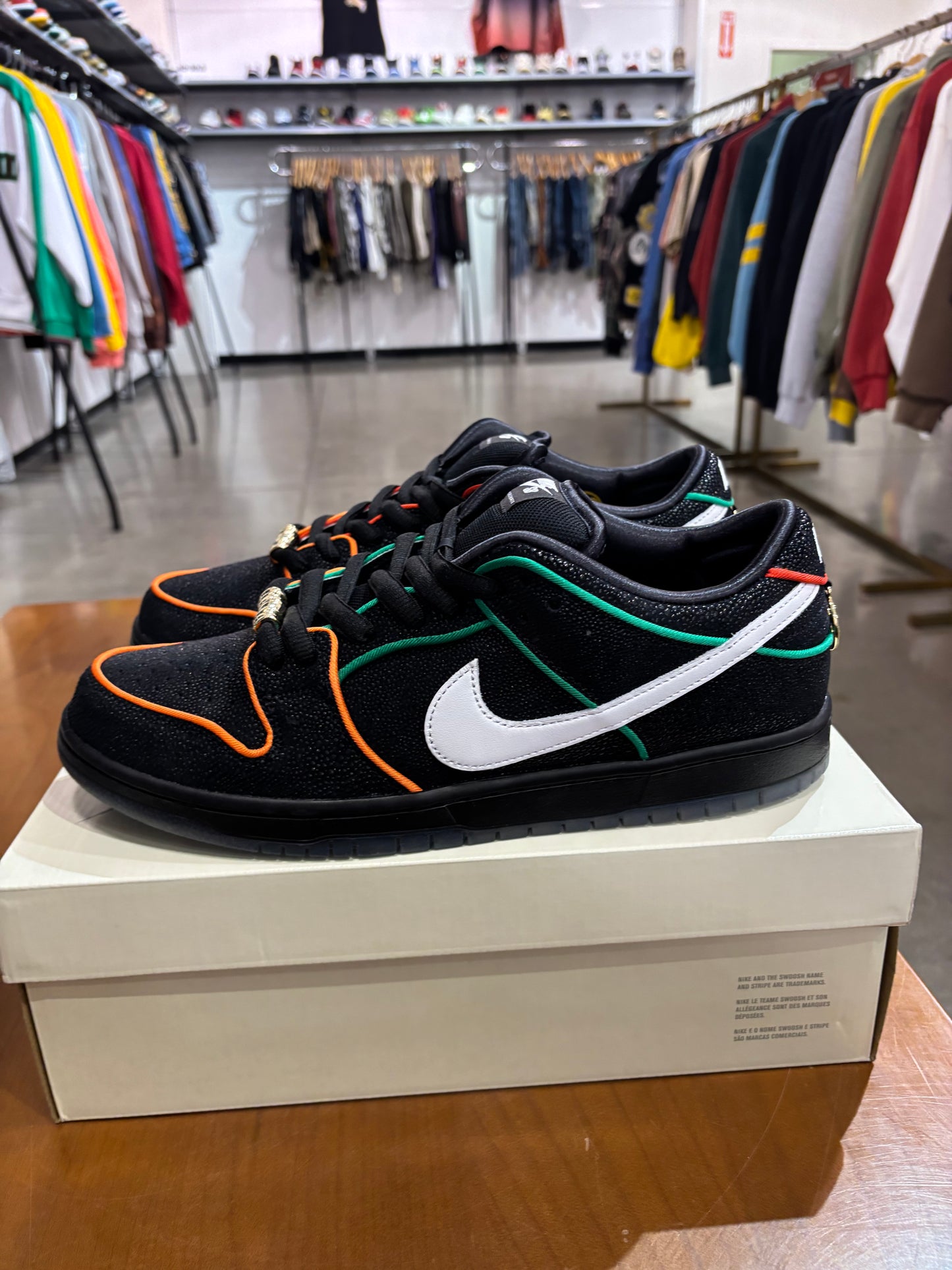 Nike SB Dunk Low Bronx Girls Skate