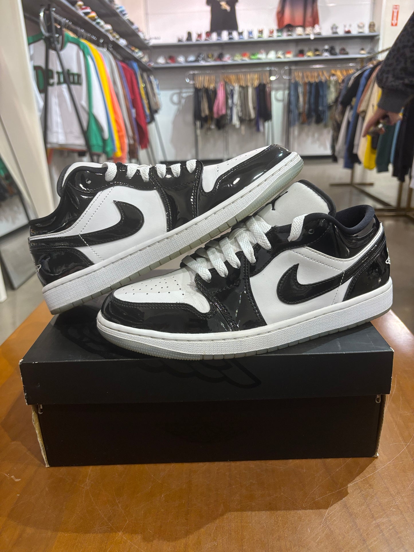 Preowned Air Jordan 1 Low Concord