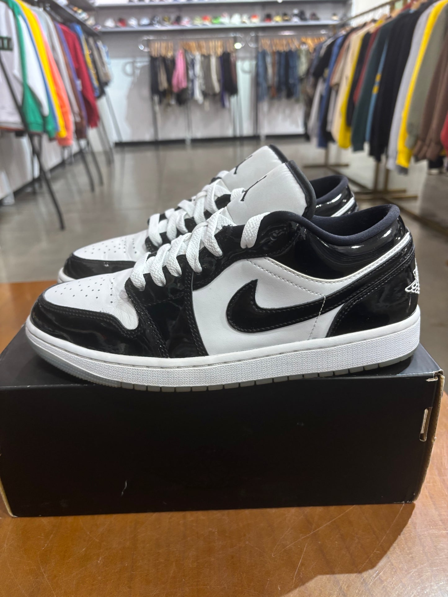 Preowned Air Jordan 1 Low Concord