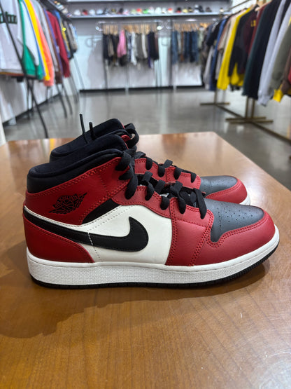 Preowned Air Jordan 1 Mid Chicago Black Toe