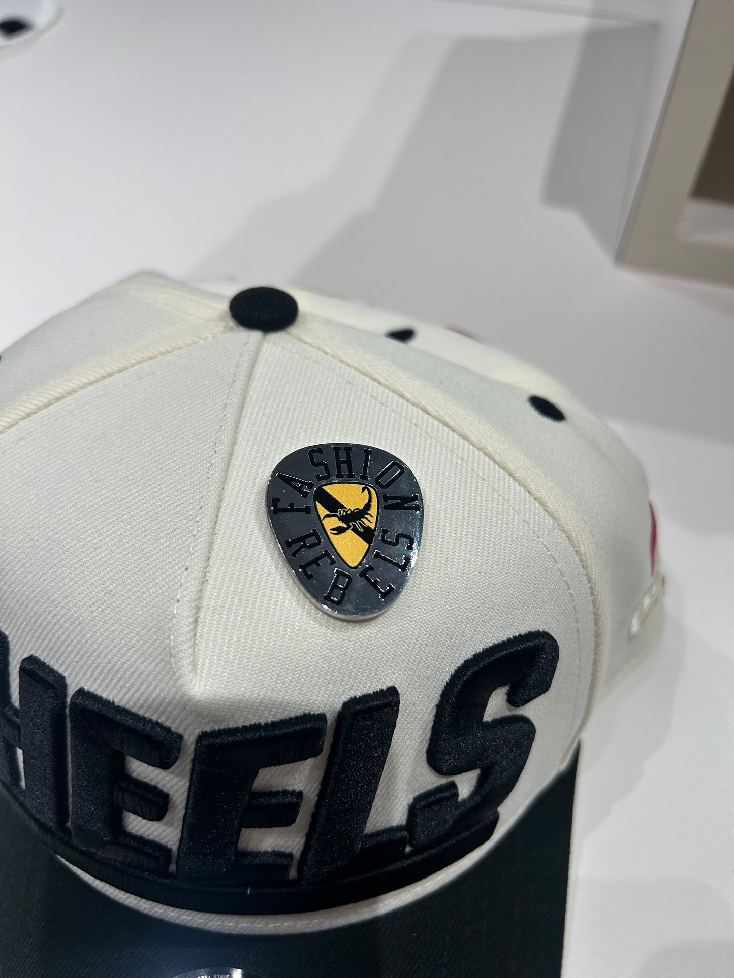 New Era Heels Cap