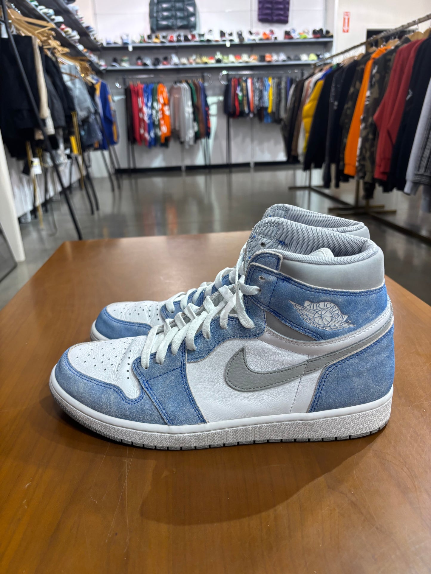 Preowned Air Jordan 1 Hyper Royal Smoke Grey