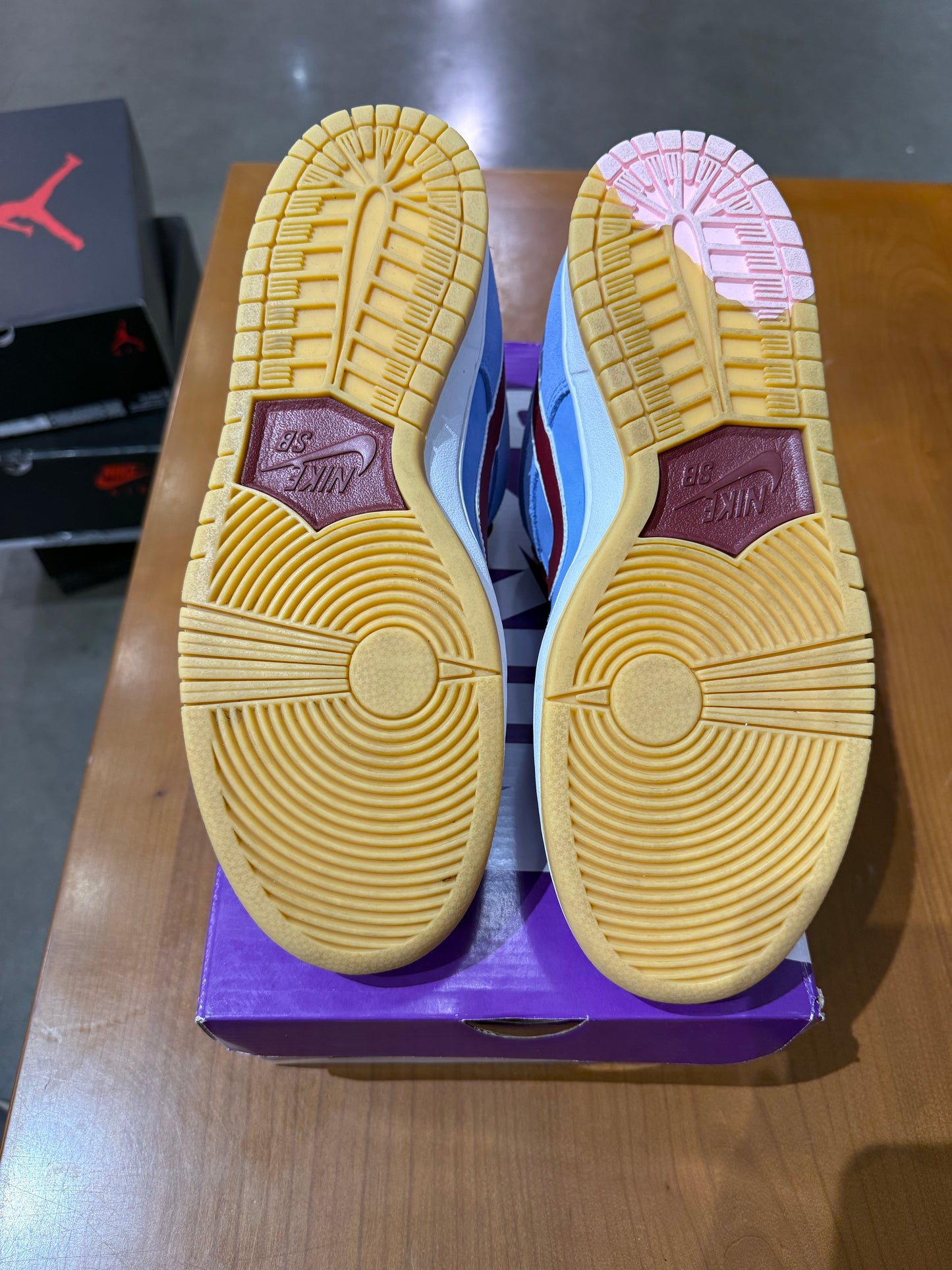 PO Nike SB Dunk Low Philadelphia Phillies