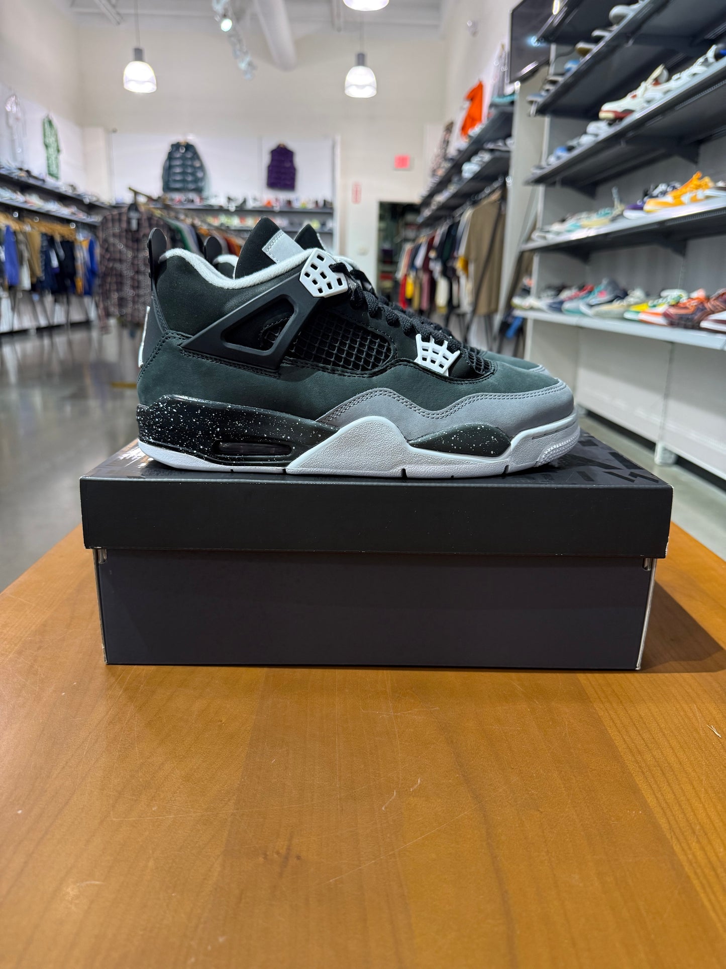 Jordan 4 Fear (defect)