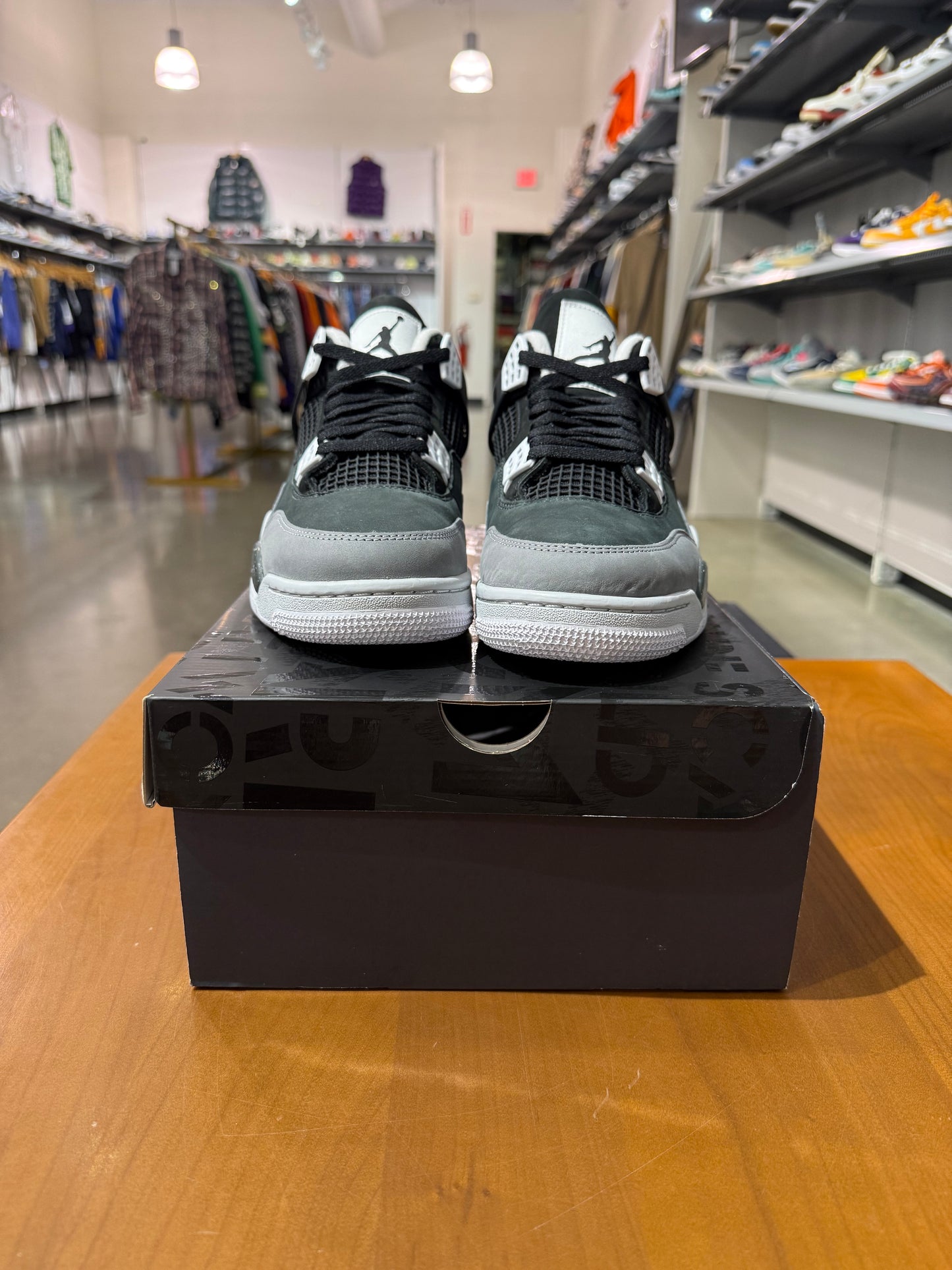 Jordan 4 Fear (defect)