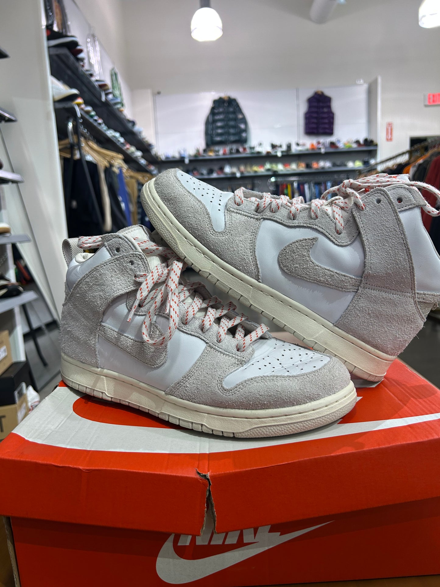 Preowned Nike SB Dunk High Notre Light Orewood Brown