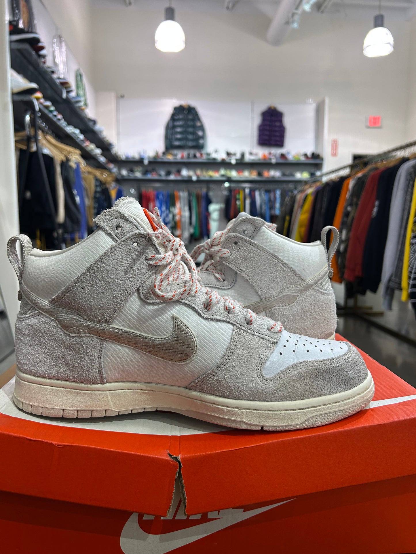 Preowned Nike SB Dunk High Notre Light Orewood Brown