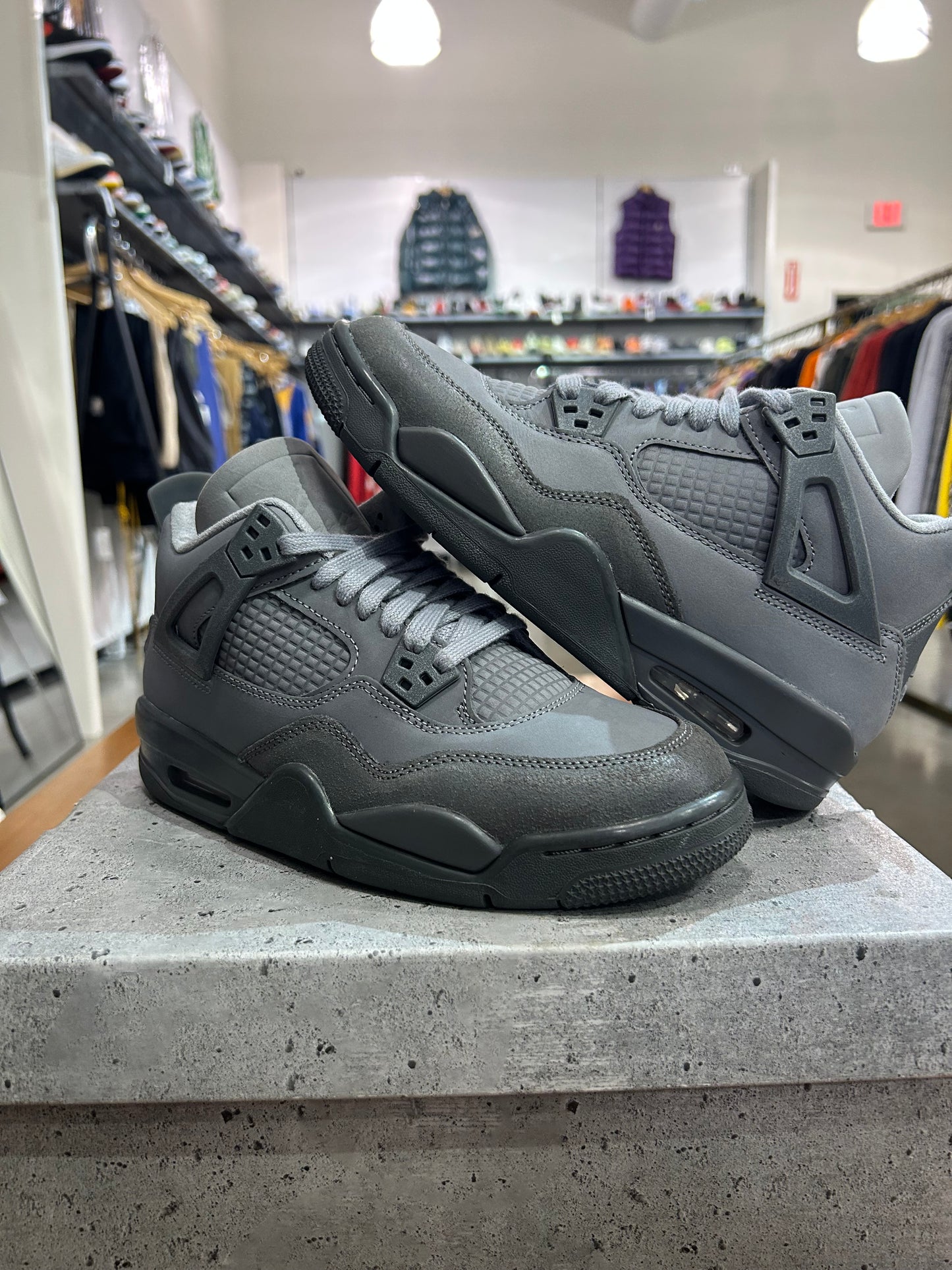 Preowned Air Jordan 4 Wet Cement