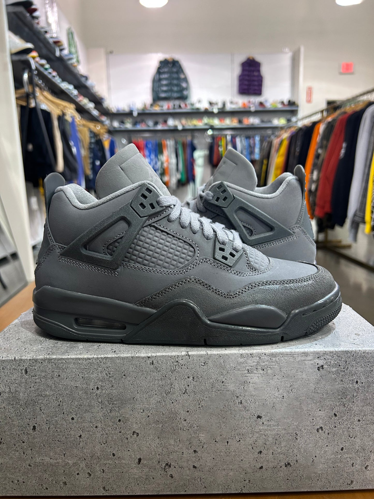 Preowned Air Jordan 4 Wet Cement