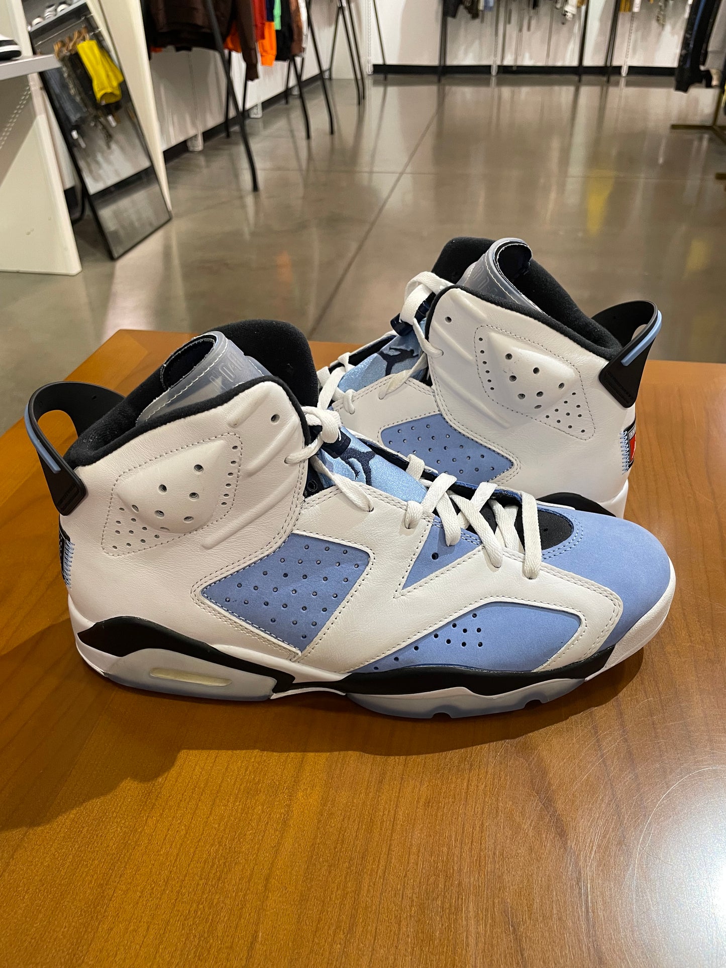 Preowned Air Jordan 6 UNC