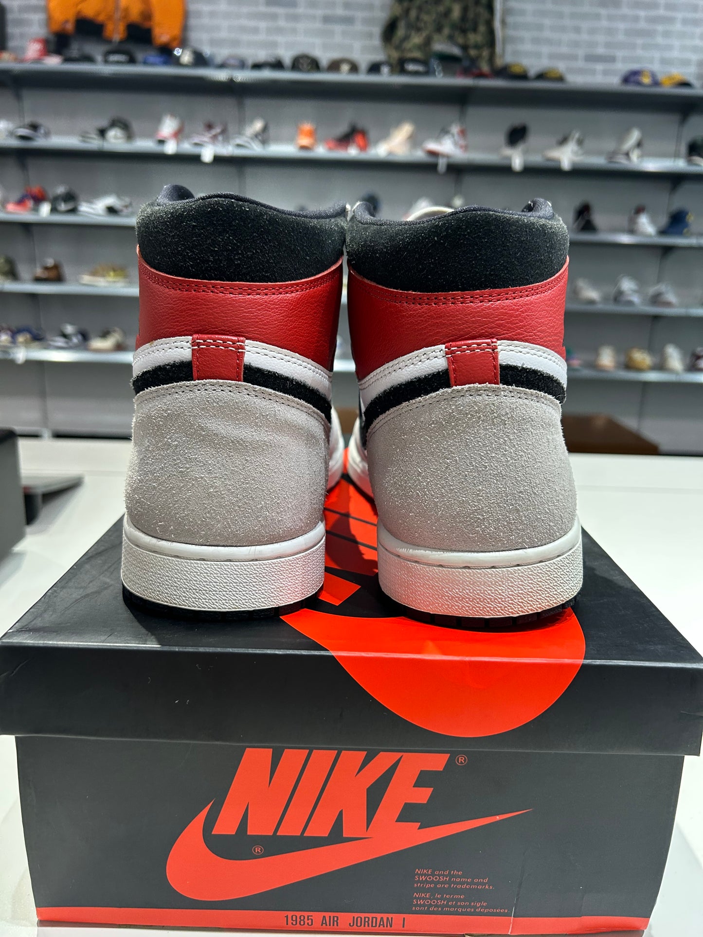 Preowned Air Jordan 1 High Light Smoke Grey