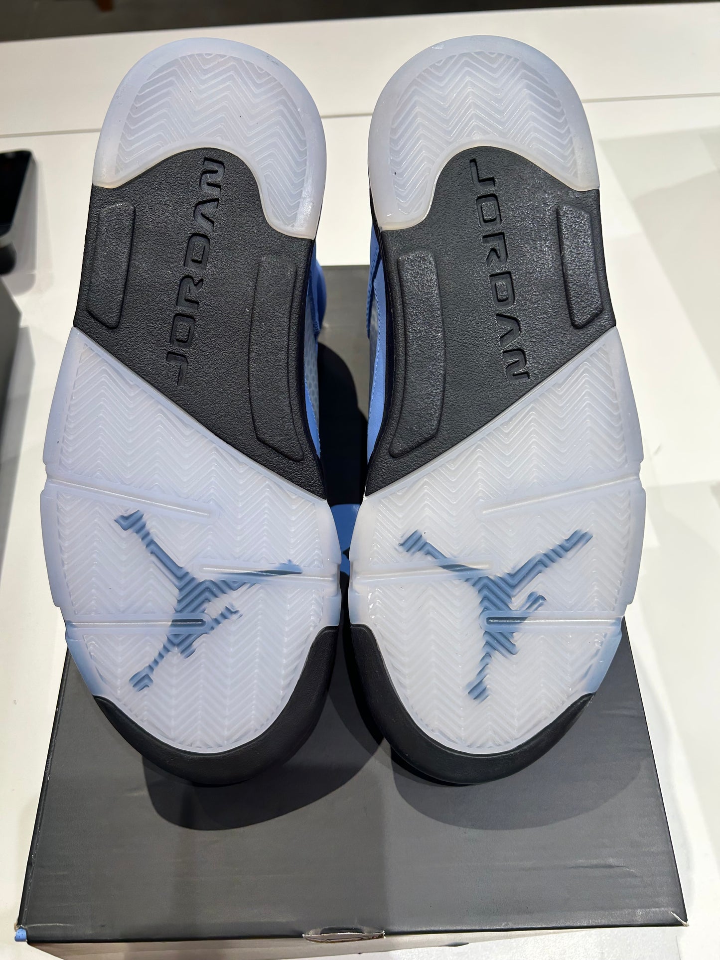 Air Jordan 5 UNC University Blue