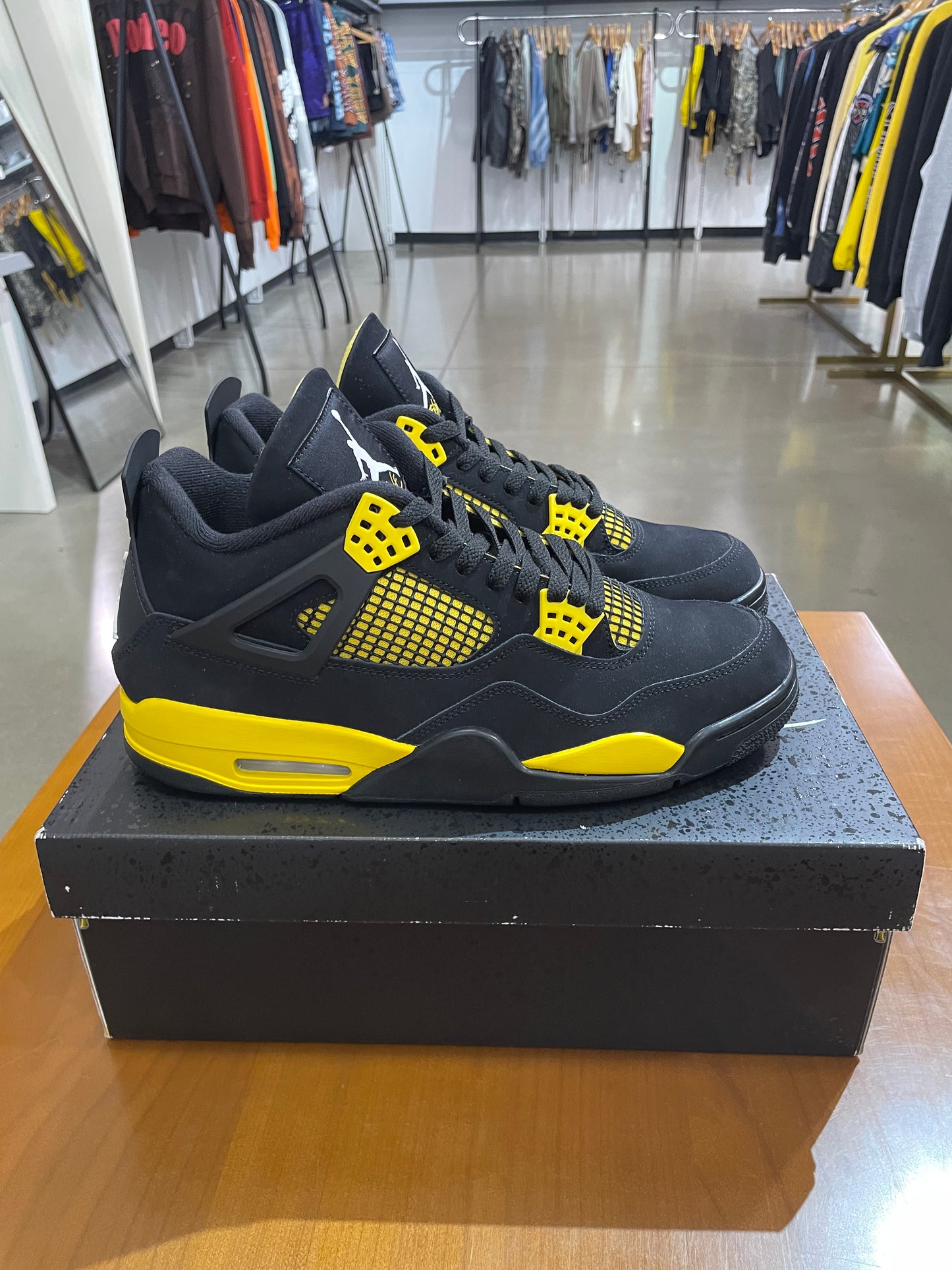 Air Jordan 4 Yellow Thunder