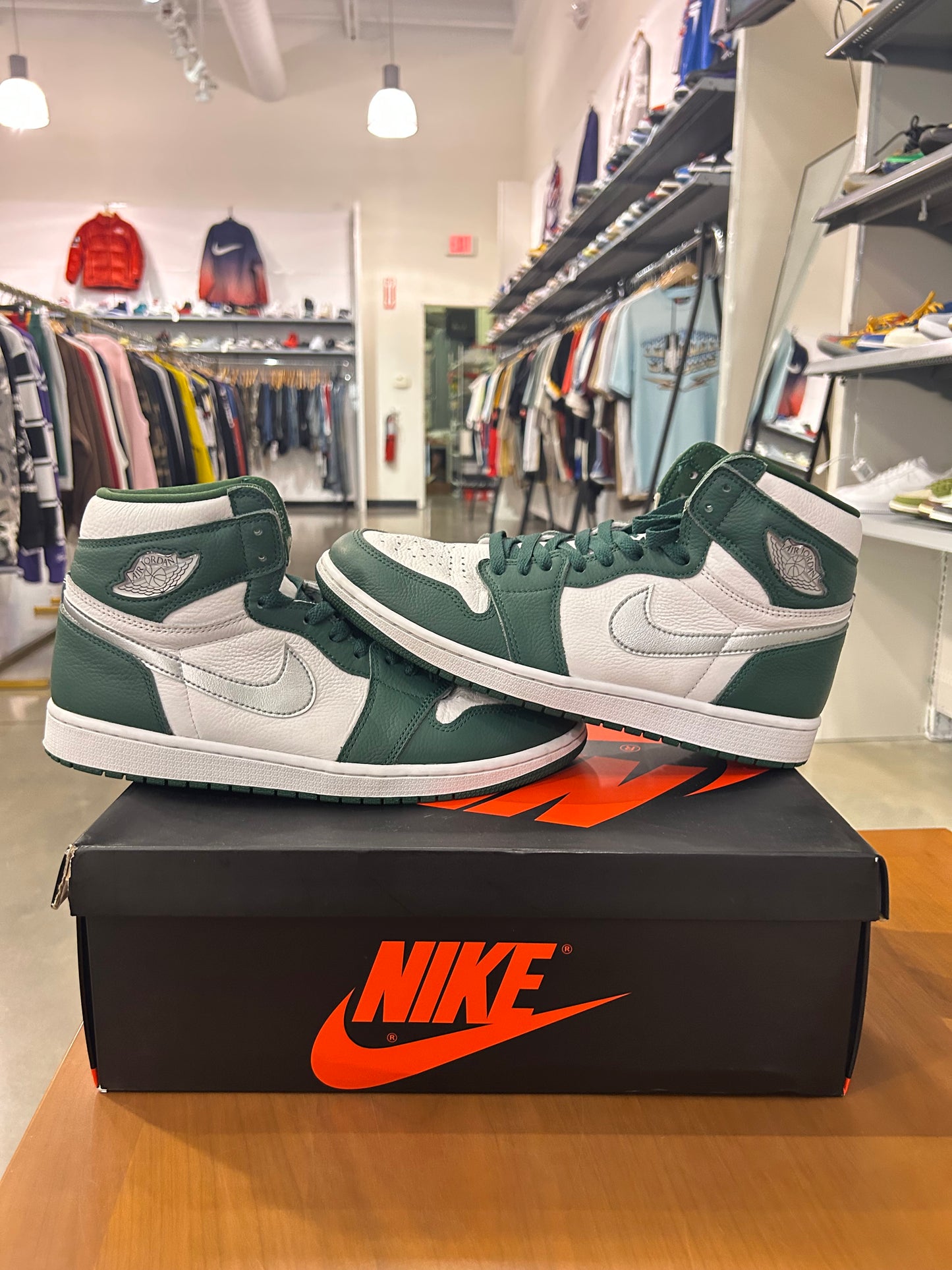 Preowned Air Jordan 1 Gorge Green