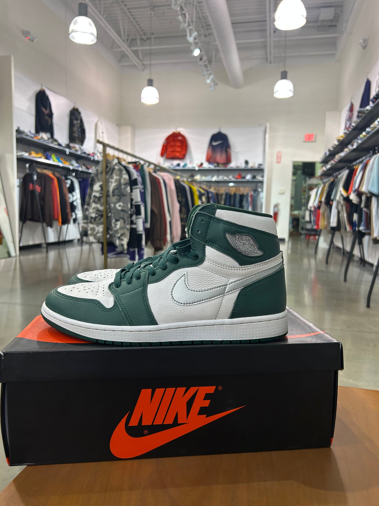 Preowned Air Jordan 1 Gorge Green