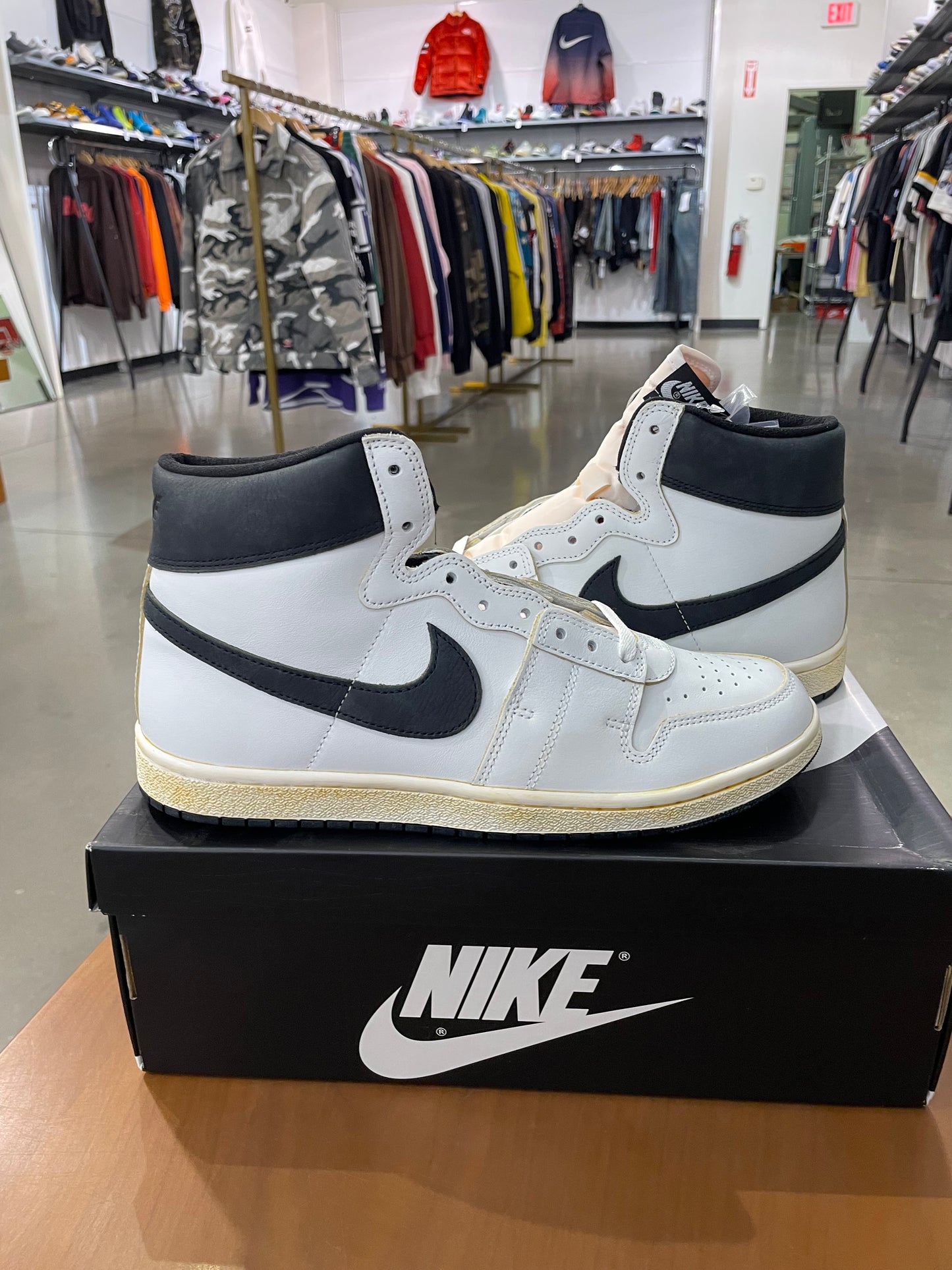 Jordan Air Ship A Ma Maniere White Black