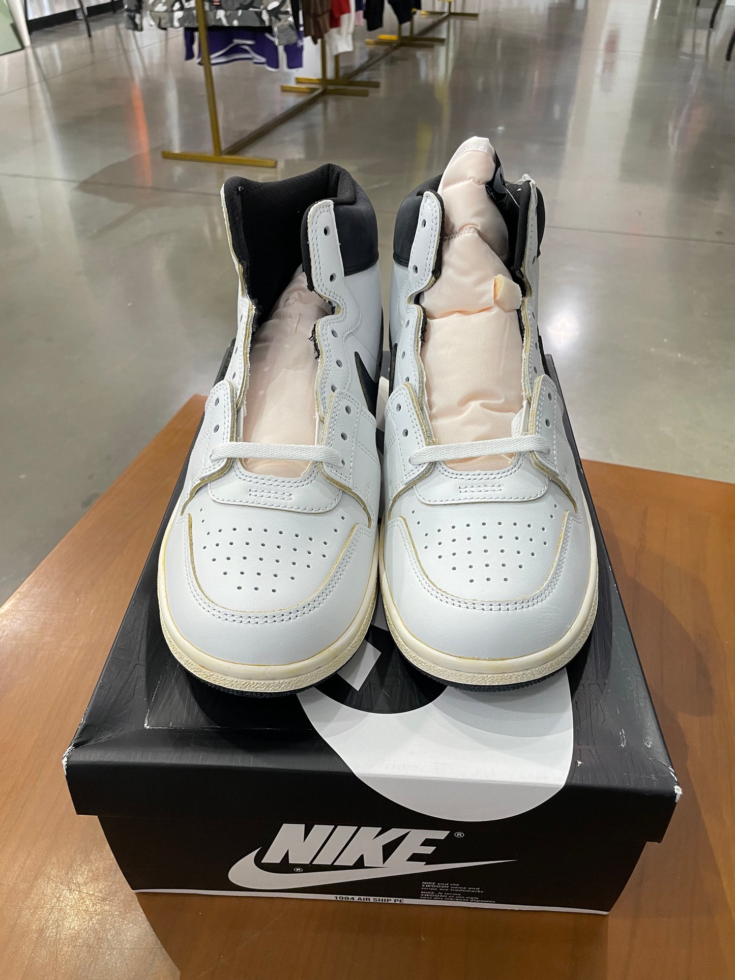 Jordan Air Ship A Ma Maniere White Black