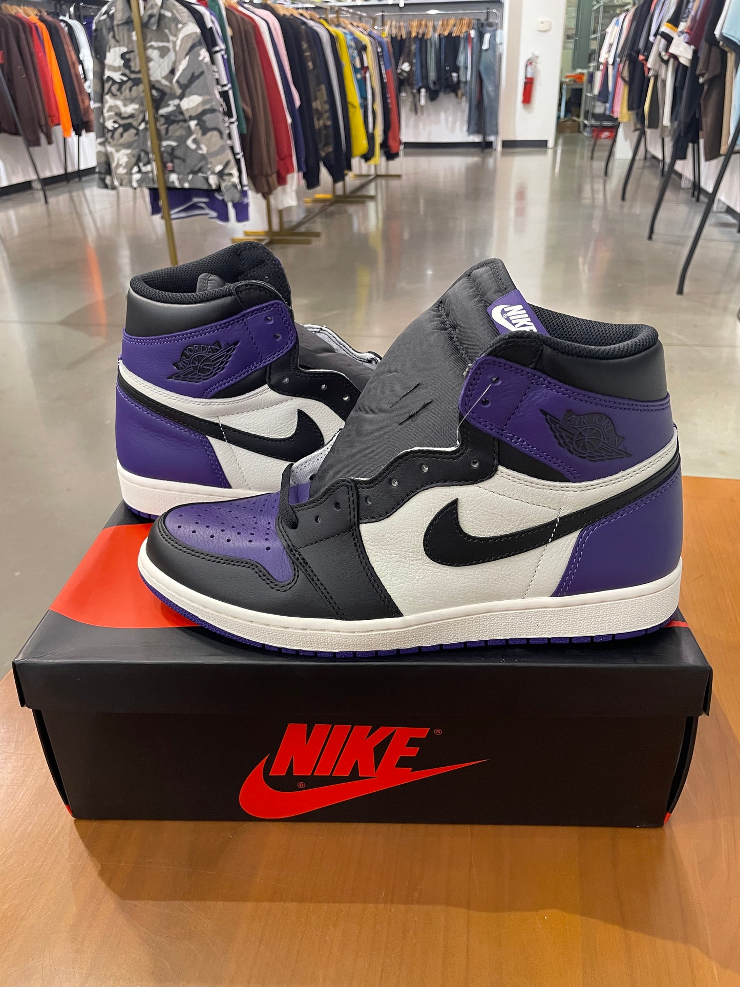 Air Jordan 1 Court Purple
