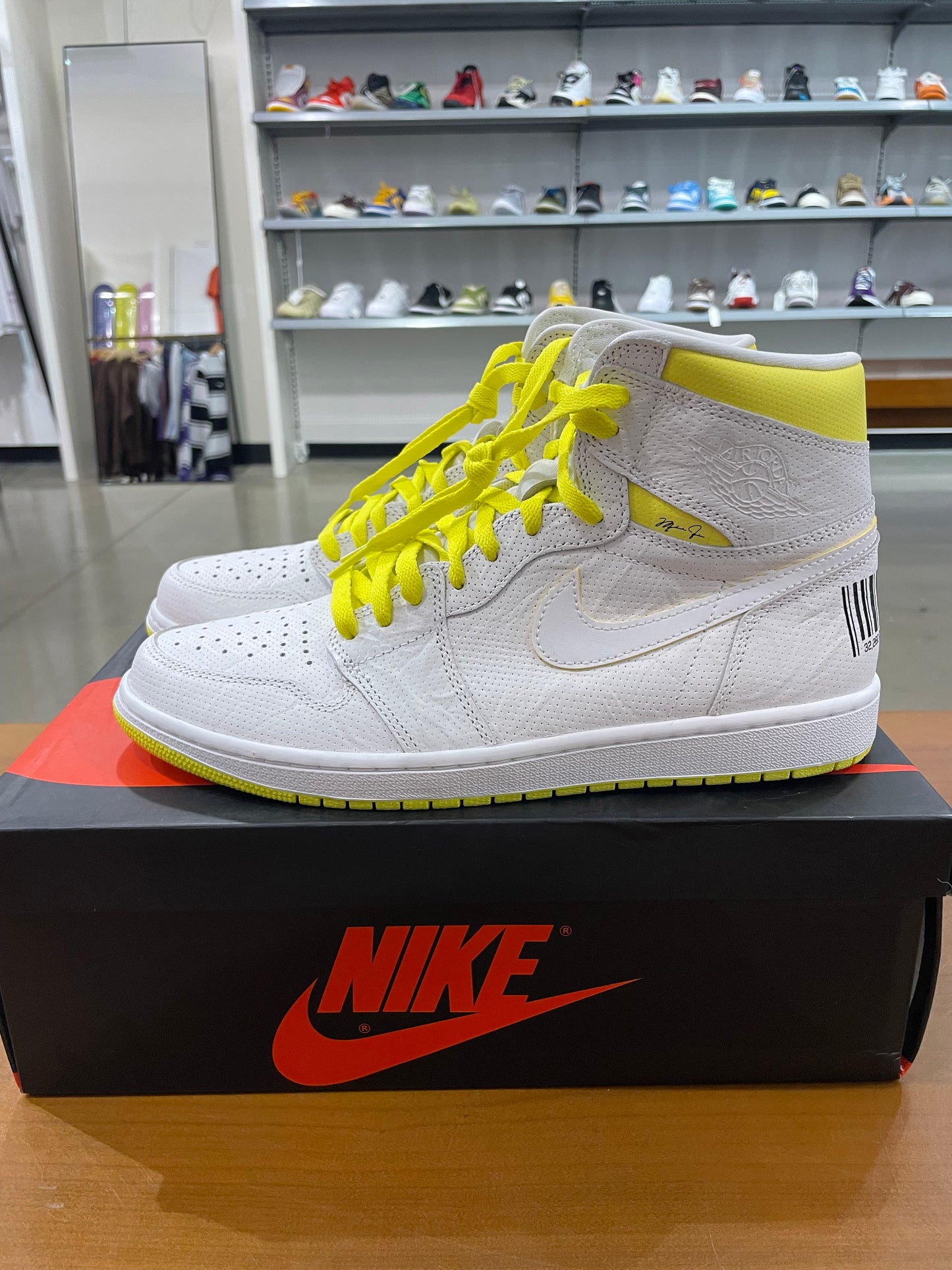 Air Jordan 1 First Class Flight