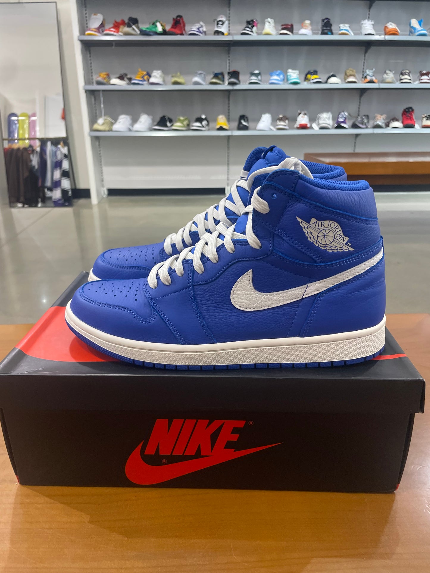Preowned Air Jordan 1 Hyper Royal