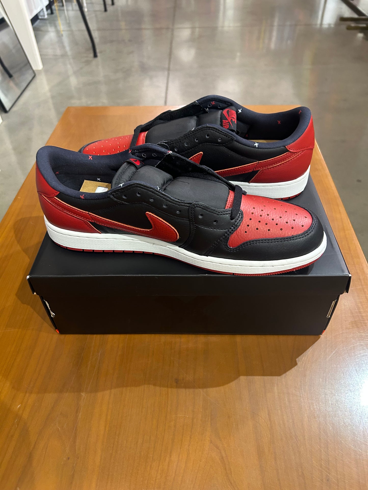 Air Jordan 1 Low Banned