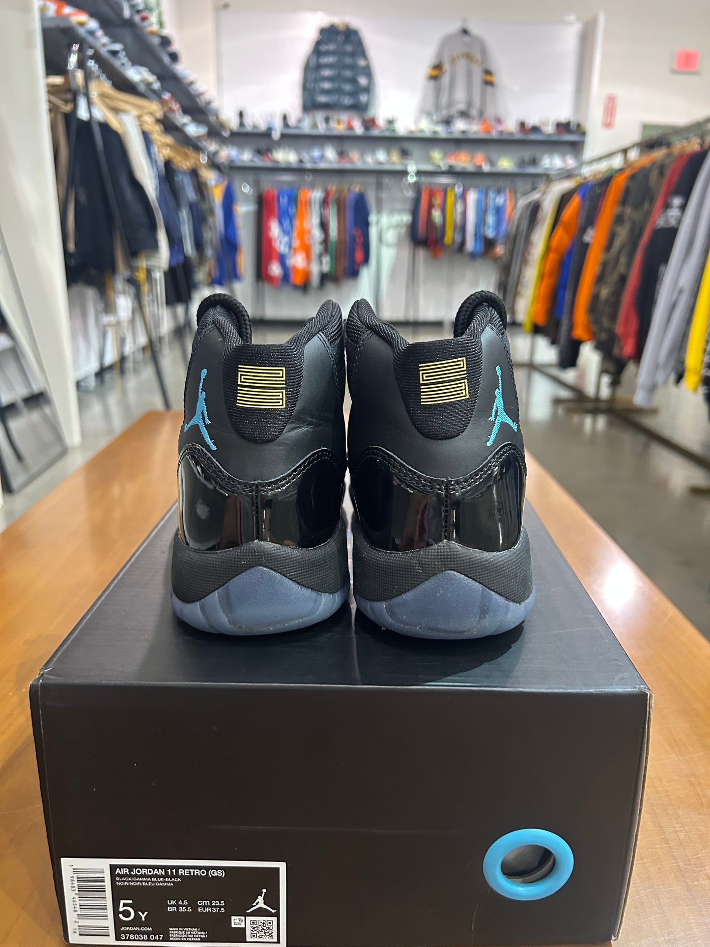 PREOWNED Air Jordan 11 Gamma