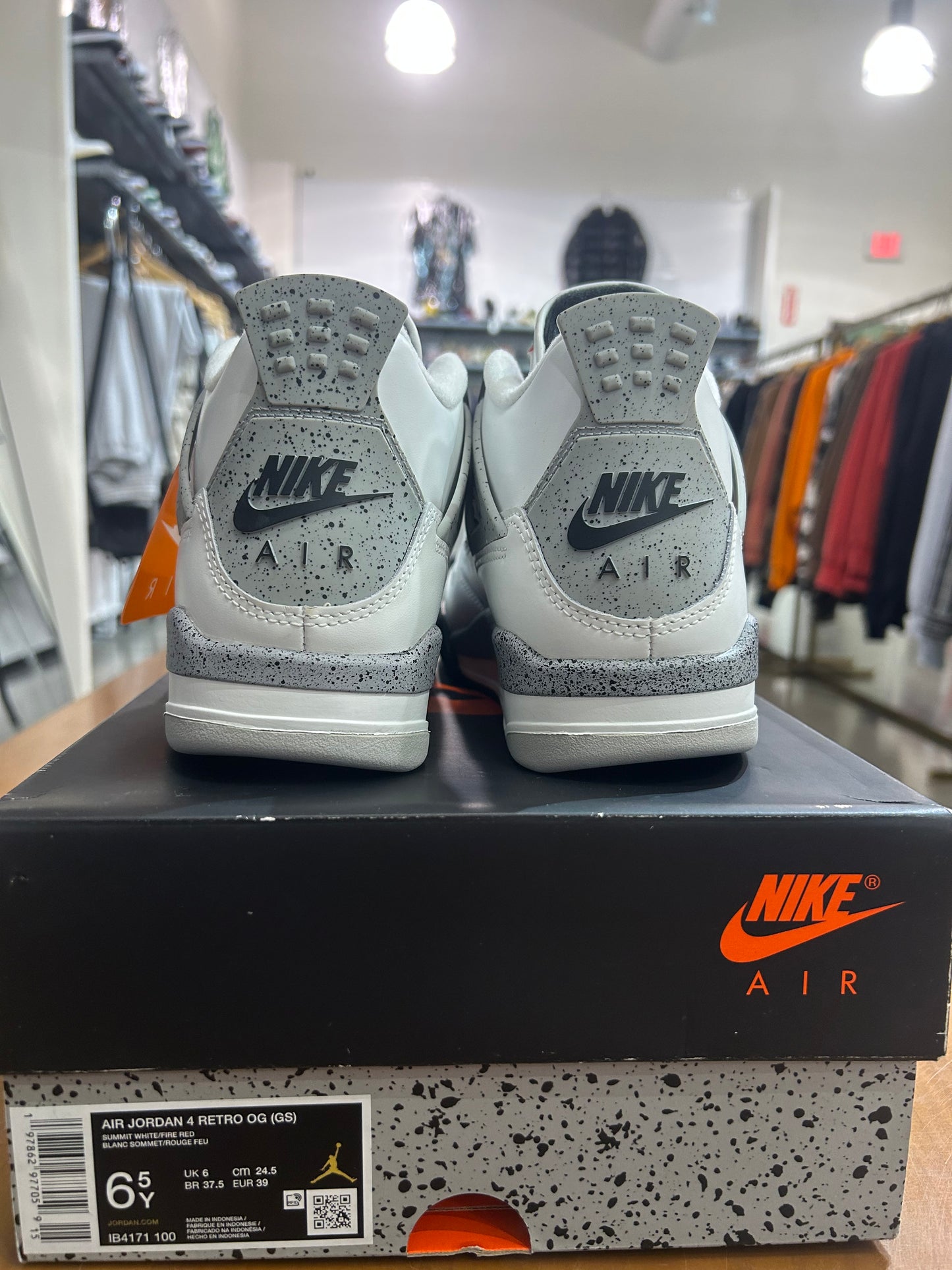 Air Jordan 4 White Cement (2025)