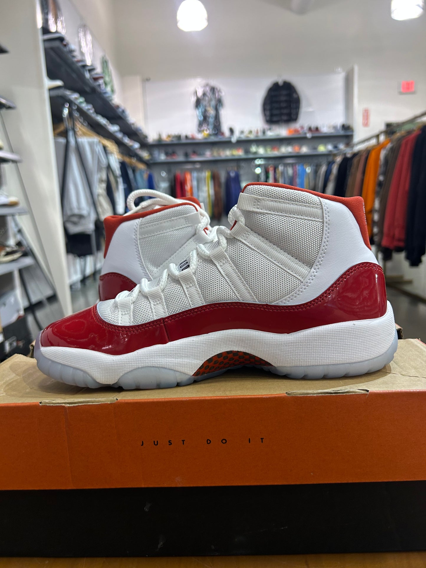 Air Jordan 11 Cherry