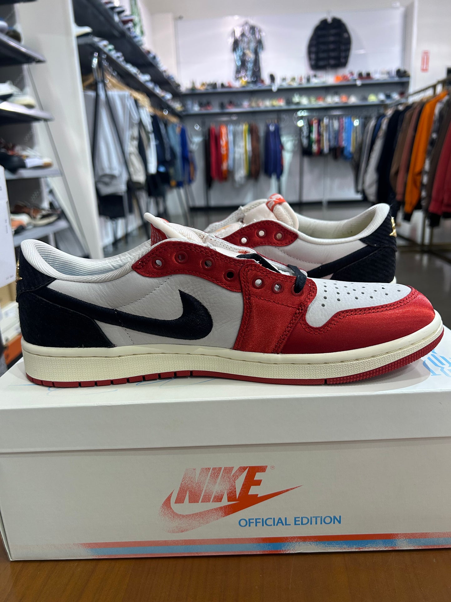 Air Jordan 1 Low Trophy Room