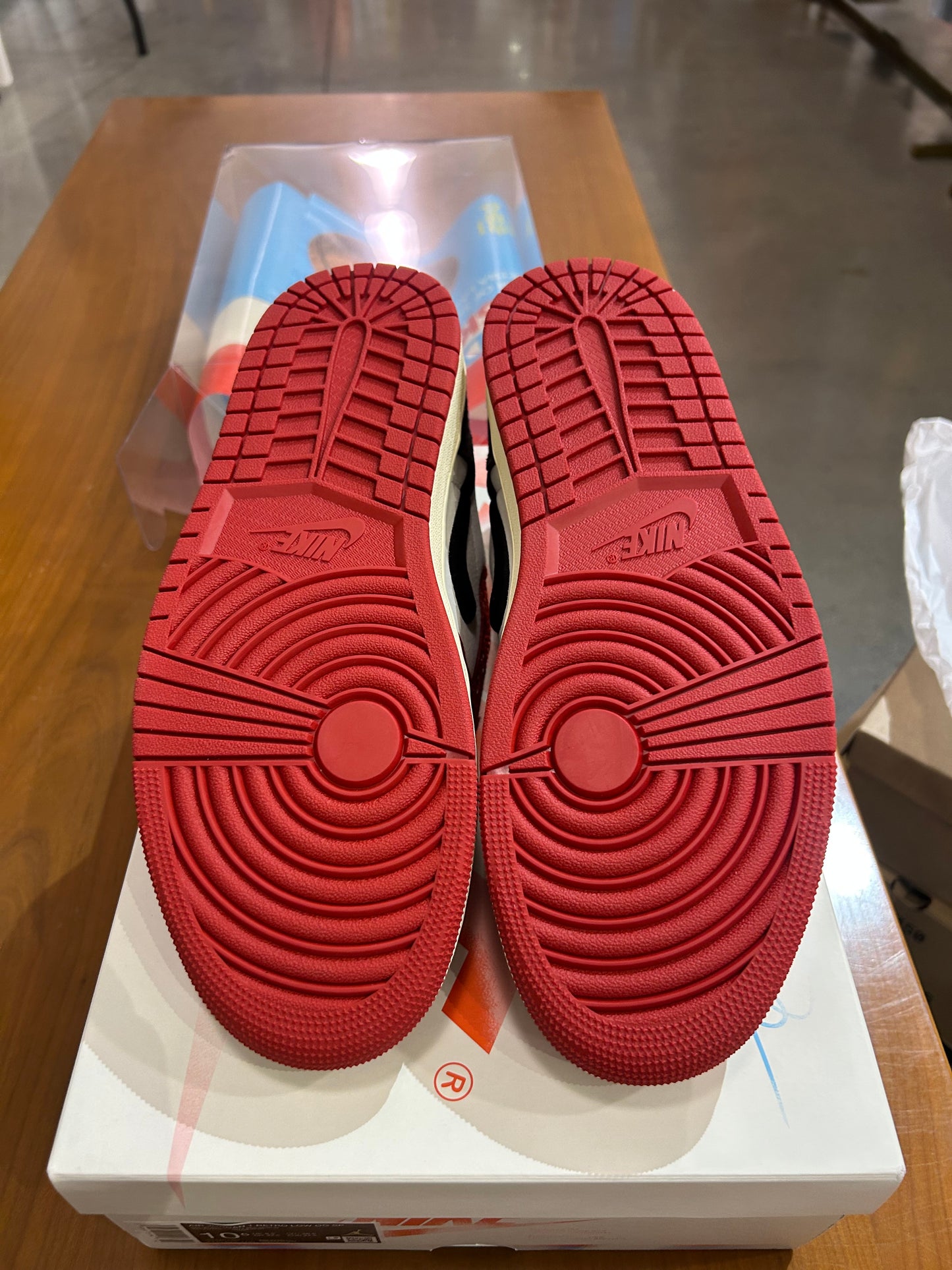 Air Jordan 1 Low Trophy Room