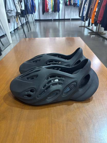 Preowned Yeezy Foam Runner Onyx