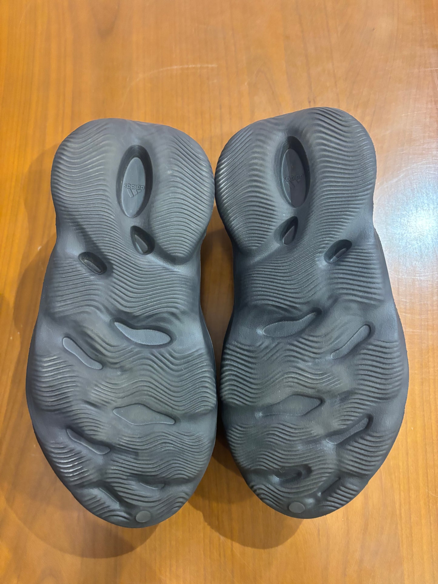 Preowned Yeezy Foam Runner Onyx