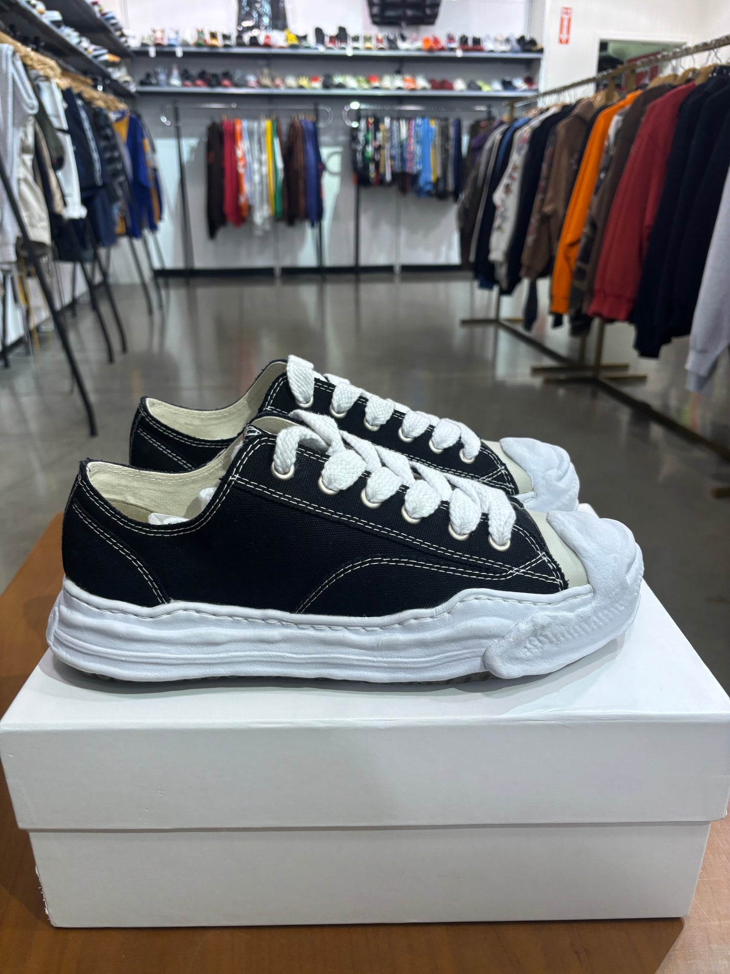 Preowned Maison Mihara Hank Canvas Low Black