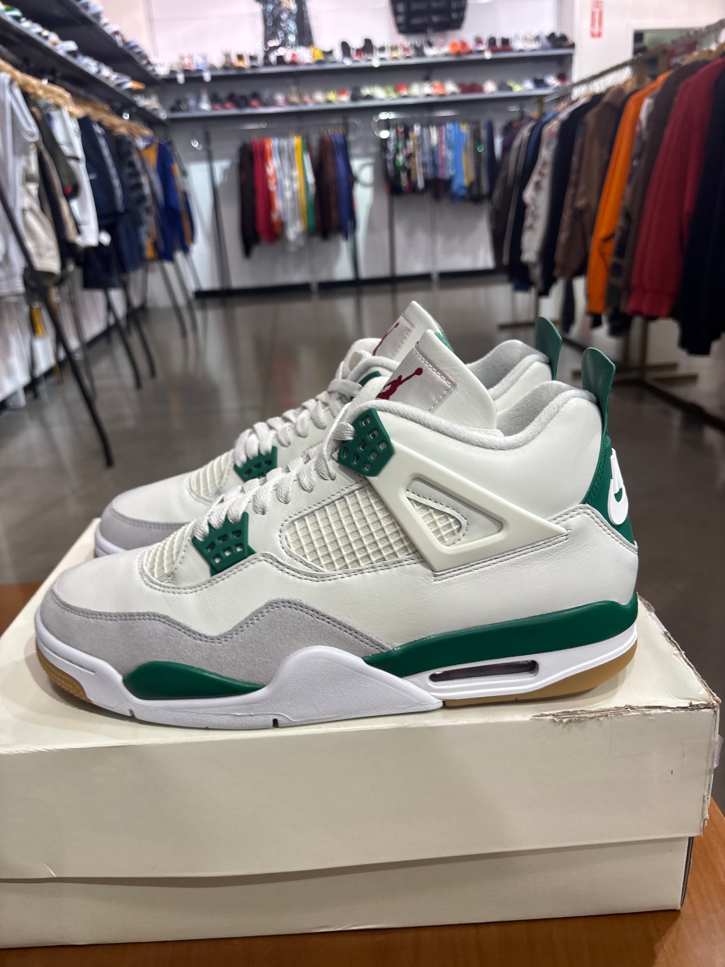 Preowned Air Jordan 4 SB Pine Green