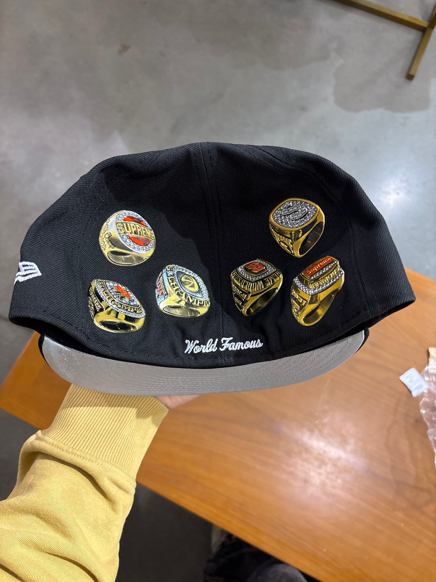 Supreme Rings Box Logo New Era Hat Black