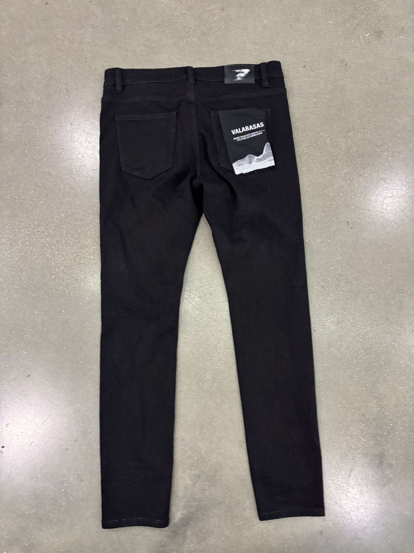 Preowned Valabasas Black Skinny Jeans RN 137931