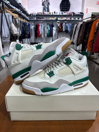 Preowned Air Jordan 4 SB Pine Green
